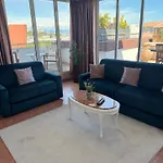 Penthouse - Jacuzzi - Terrace - Parking - 2 Pools شقة أنتيب