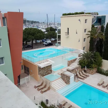 Penthouse - Jacuzzi - Terrace - Parking - 2 Pools Daire *