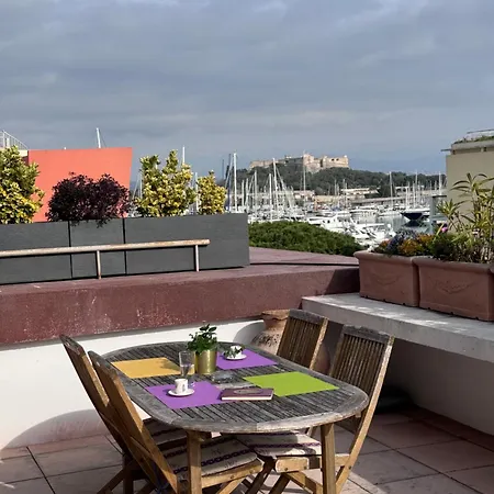 Penthouse - Jacuzzi - Terrace - Parking - 2 Pools Daire