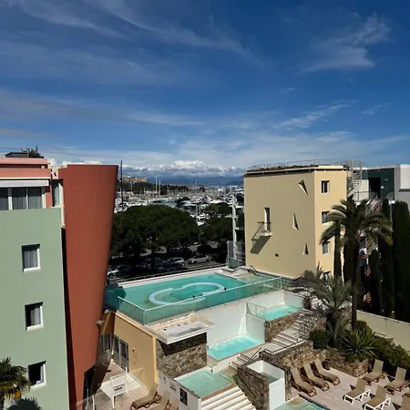 Lägenhet Penthouse - Jacuzzi - Terrace - Parking - 2 Pools *