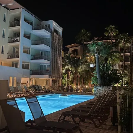 아파트 Penthouse - Jacuzzi - Terrace - Parking - 2 Pools