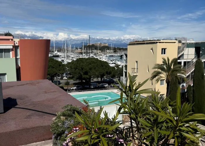 Penthouse - Jacuzzi - Terrace - Parking - 2 Pools Lägenhet *