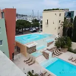 Penthouse - Jacuzzi - Terrace - Parking - 2 Pools Daire *