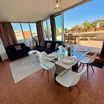 Penthouse - Jacuzzi - Terrace - Parking - 2 Pools Daire *