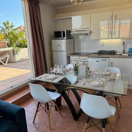 Apartment Penthouse - Jacuzzi - Terrace - Parking - 2 Pools