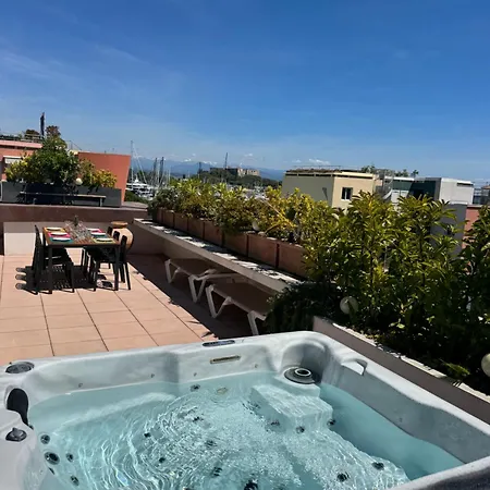 Penthouse - Jacuzzi - Terrace - Parking - 2 Pools アンティーブ