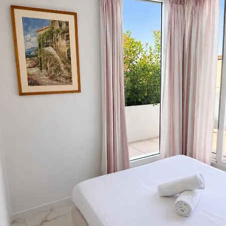 Penthouse - Jacuzzi - Terrace - Parking - 2 Pools 公寓
