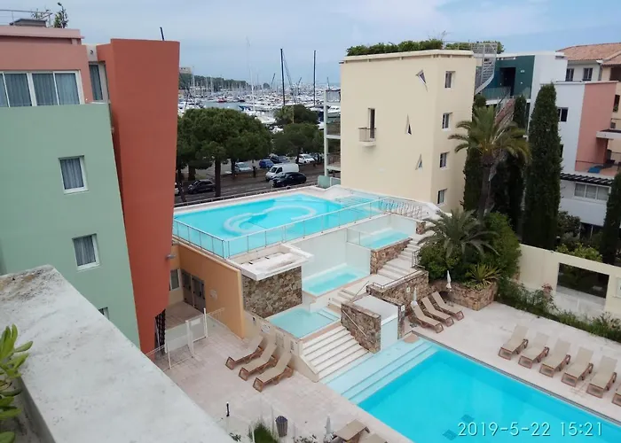 Penthouse - Jacuzzi - Terrace - Parking - 2 Pools Appartement *