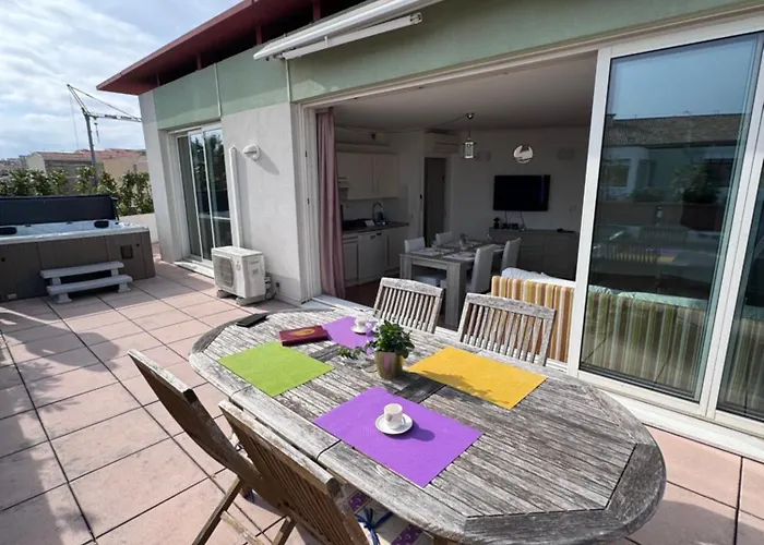 Penthouse - Jacuzzi - Terrace - Parking - 2 Pools Apartamento Antibes