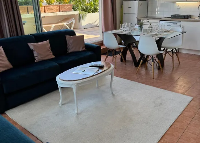 Penthouse - Jacuzzi - Terrace - Parking - 2 Pools Apartamento Antibes
